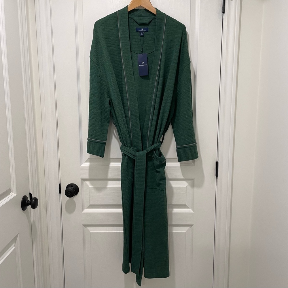NWT STERLING Green with Grey Trim Waffle Knit Bathrobe Size S/M Belt & Pockets